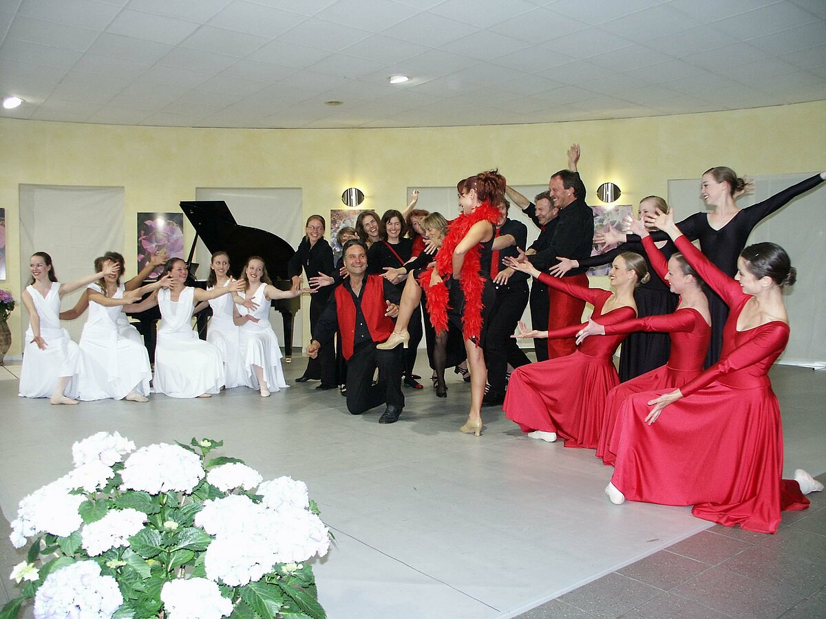 Ein Auftritt mit dem Ballettstudio Roberts 2004 bei Treffpunkt Thierolf 2004.